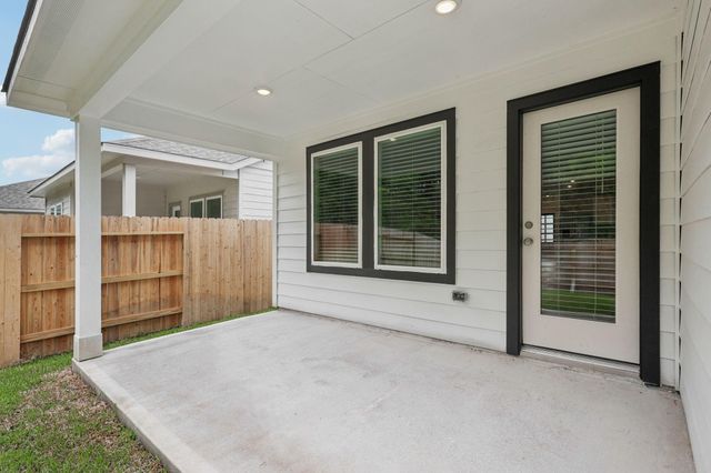 18636 Presswood Way Drive, New Caney, TX 77357