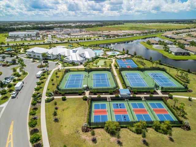 5157 CORAL REEF WAY, Bradenton, FL 34211