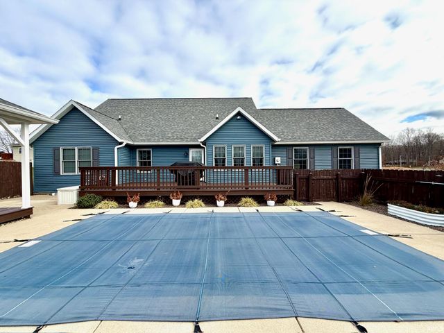 223 Steeple Pointe Lane, Bedford, IN 47421