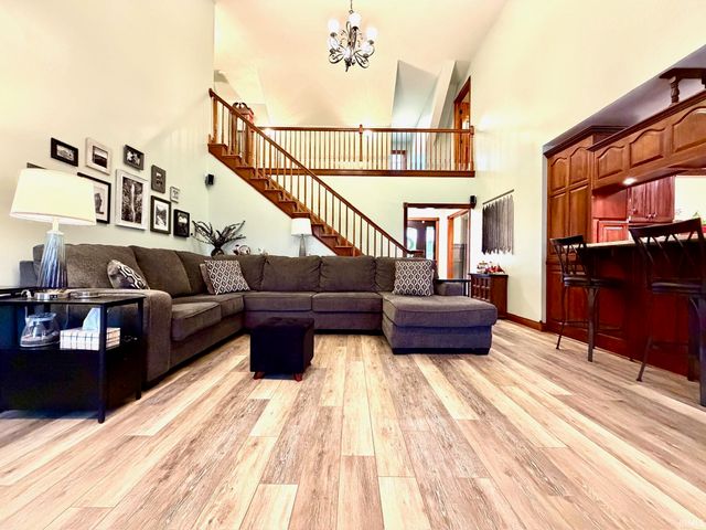 223 Steeple Pointe Lane, Bedford, IN 47421