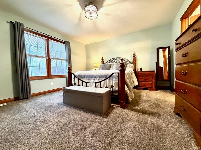 223 Steeple Pointe Lane, Bedford, IN 47421