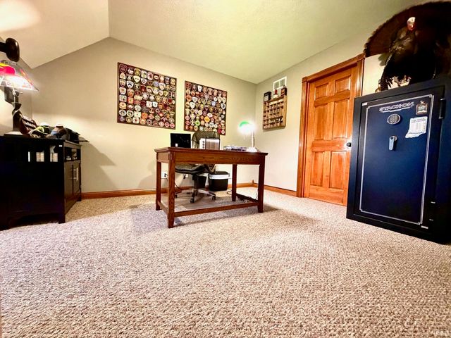 223 Steeple Pointe Lane, Bedford, IN 47421