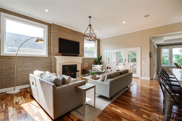 9369 Avingnon Way, Springboro, OH 45458