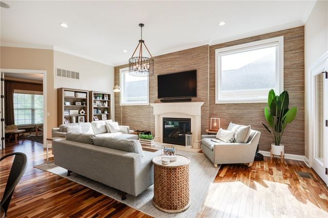 9369 Avingnon Way, Springboro, OH 45458