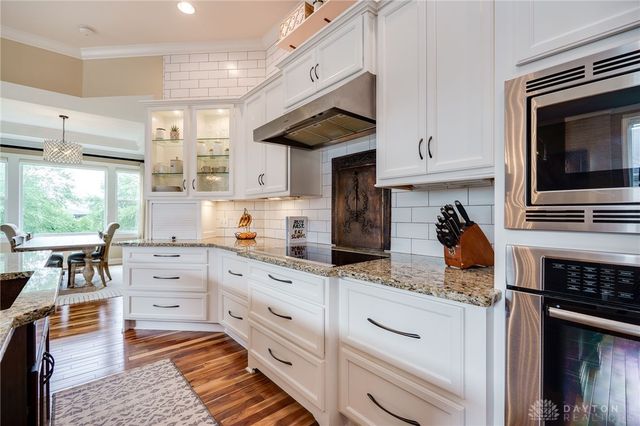 9369 Avingnon Way, Springboro, OH 45458