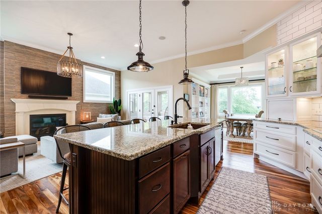 9369 Avingnon Way, Springboro, OH 45458