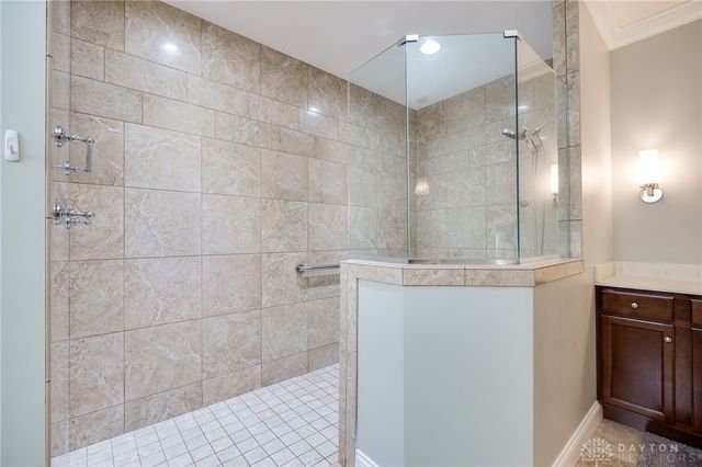 9369 Avingnon Way, Springboro, OH 45458