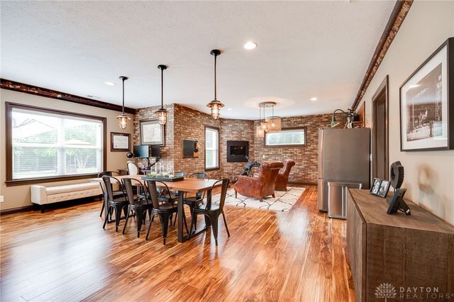 9369 Avingnon Way, Springboro, OH 45458