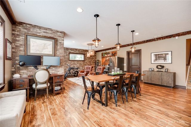 9369 Avingnon Way, Springboro, OH 45458