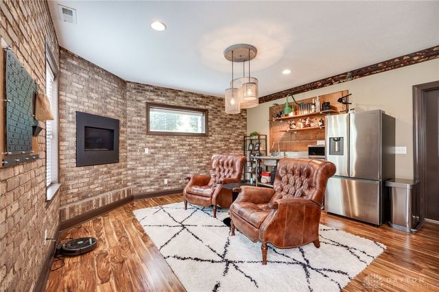 9369 Avingnon Way, Springboro, OH 45458