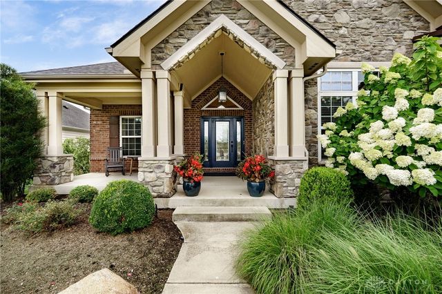 9369 Avingnon Way, Springboro, OH 45458