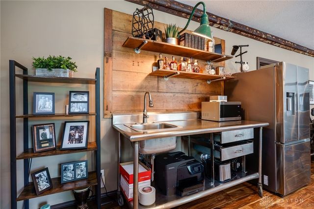 9369 Avingnon Way, Springboro, OH 45458