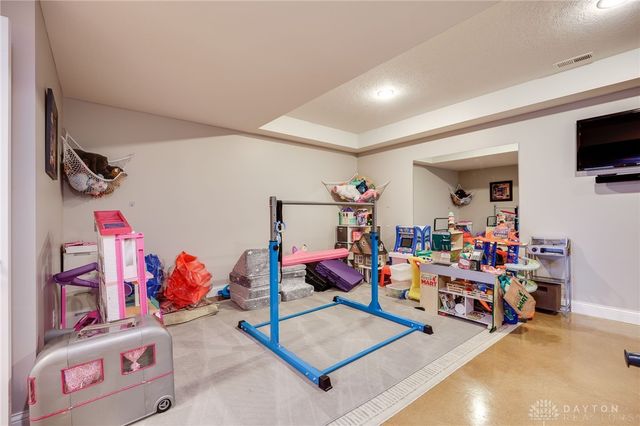 9369 Avingnon Way, Springboro, OH 45458