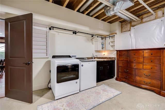 9369 Avingnon Way, Springboro, OH 45458