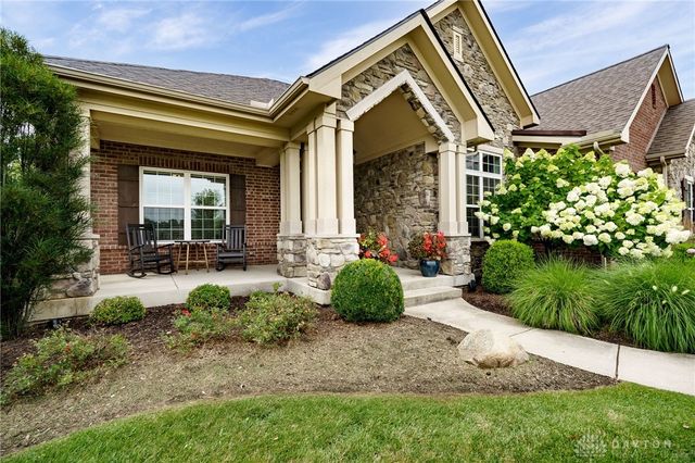 9369 Avingnon Way, Springboro, OH 45458