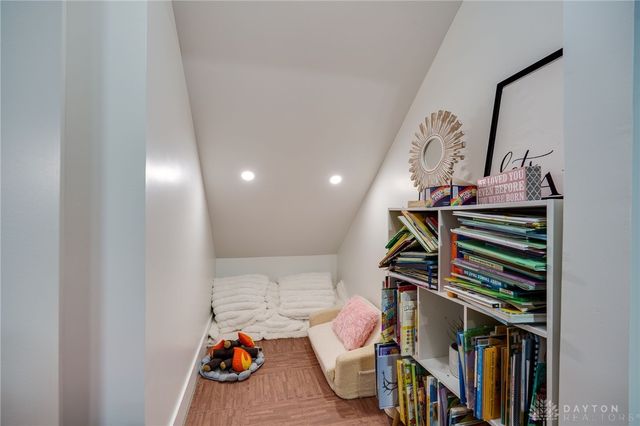 9369 Avingnon Way, Springboro, OH 45458