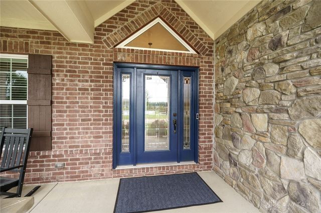 9369 Avingnon Way, Springboro, OH 45458