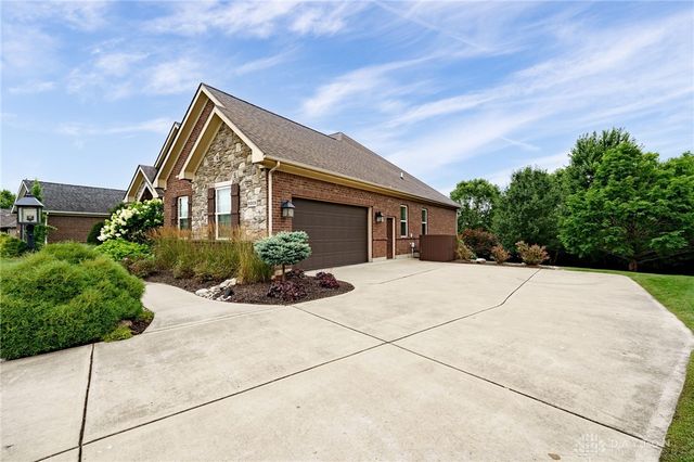 9369 Avingnon Way, Springboro, OH 45458