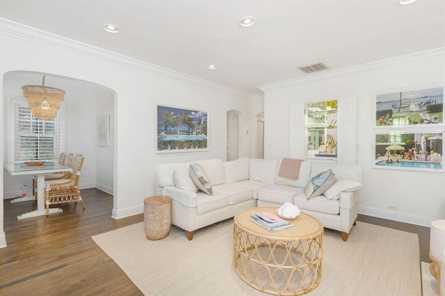 231 Cocoanut Row, Palm Beach, FL 33480