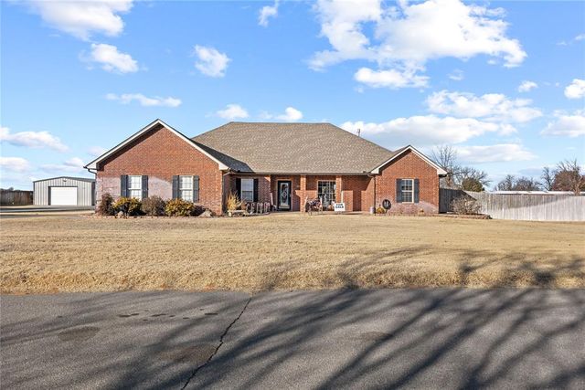 105 Jakes Place, Weatherford, OK 73096