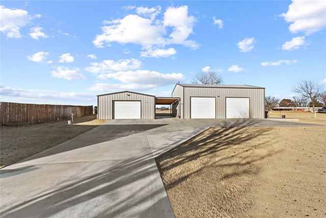 105 Jakes Place, Weatherford, OK 73096