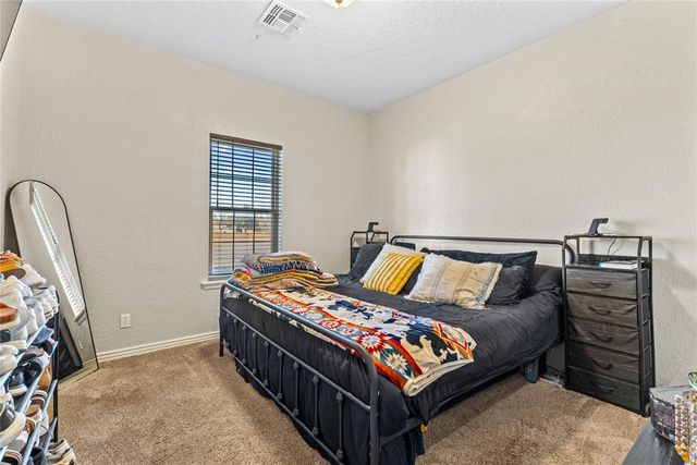 105 Jakes Place, Weatherford, OK 73096