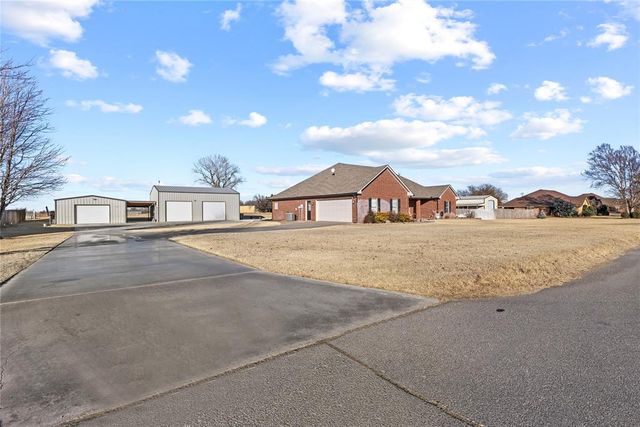 105 Jakes Place, Weatherford, OK 73096