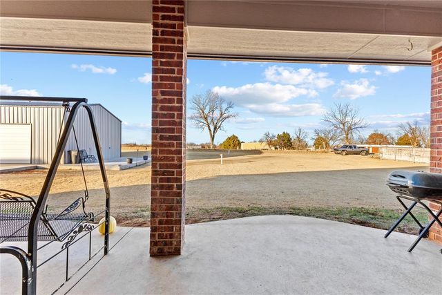 105 Jakes Place, Weatherford, OK 73096