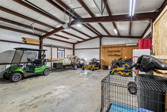 105 Jakes Place, Weatherford, OK 73096