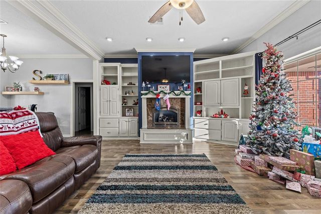 105 Jakes Place, Weatherford, OK 73096