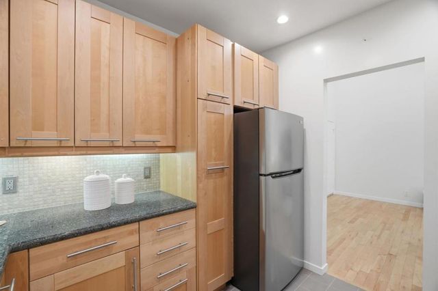 10977 Northseal Square, Cupertino, CA 95014