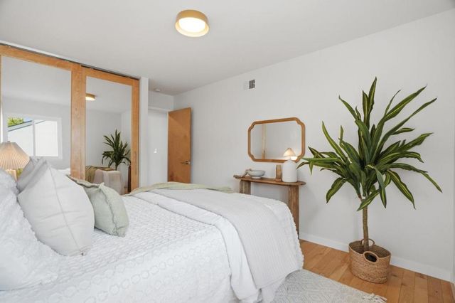 10977 Northseal Square, Cupertino, CA 95014