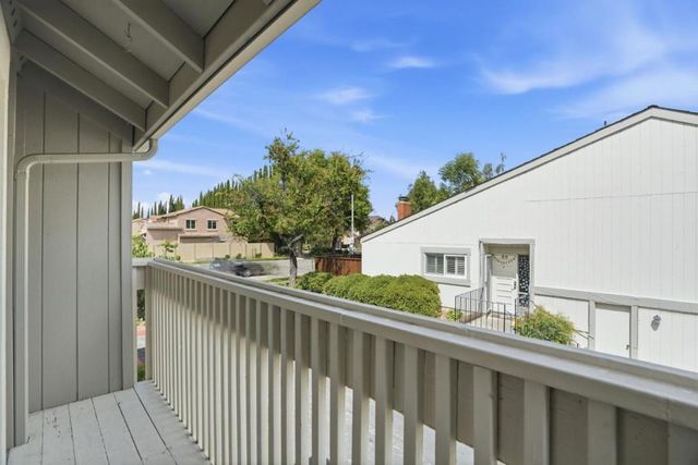10977 Northseal Square, Cupertino, CA 95014