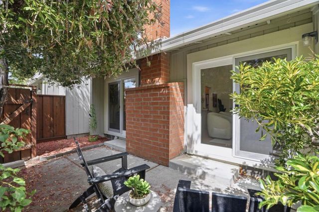 10977 Northseal Square, Cupertino, CA 95014
