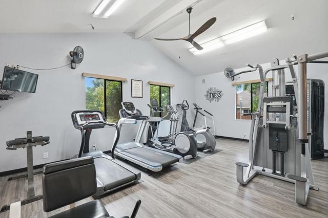 10977 Northseal Square, Cupertino, CA 95014
