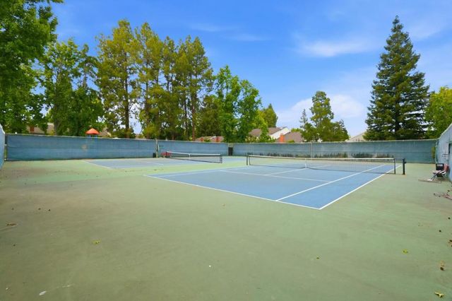 10977 Northseal Square, Cupertino, CA 95014