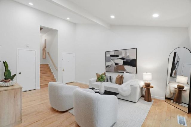 10977 Northseal Square, Cupertino, CA 95014