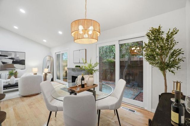 10977 Northseal Square, Cupertino, CA 95014