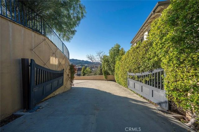 4430 Rosebank, La Canada Flintridge, CA 91011