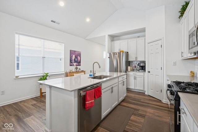 6040 Medina Spirit Drive, Indianapolis, IN 46237