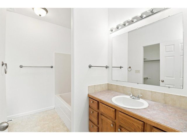 4214 Mariposa Ln, Evans, CO 80620
