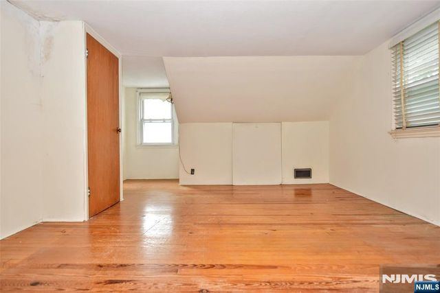 4 Demartini Place, Waldwick, NJ 07463
