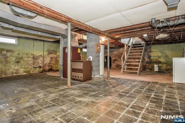 4 Demartini Place, Waldwick, NJ 07463