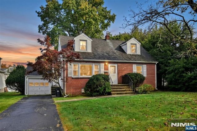 4 Demartini Place, Waldwick, NJ 07463