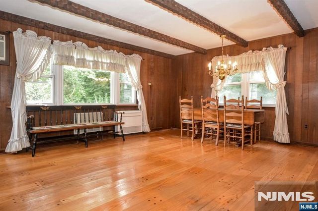 4 Demartini Place, Waldwick, NJ 07463