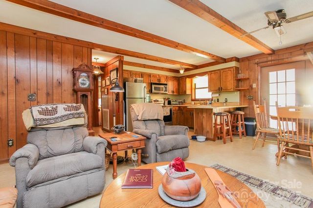 146 W Stecoah Heights, Robbinsville, NC 28771