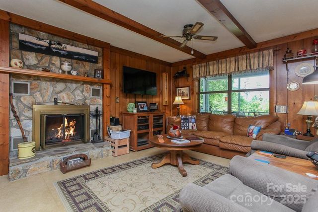 146 W Stecoah Heights, Robbinsville, NC 28771