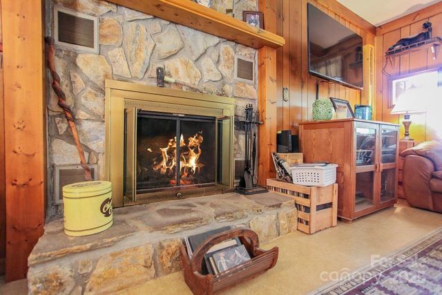 146 W Stecoah Heights, Robbinsville, NC 28771