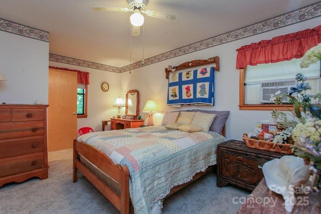 146 W Stecoah Heights, Robbinsville, NC 28771