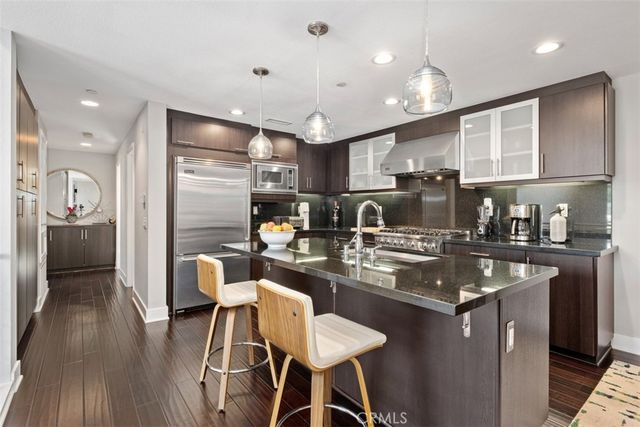 87 Lennox, Irvine, CA 92612